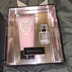 Victoria secret bombshell